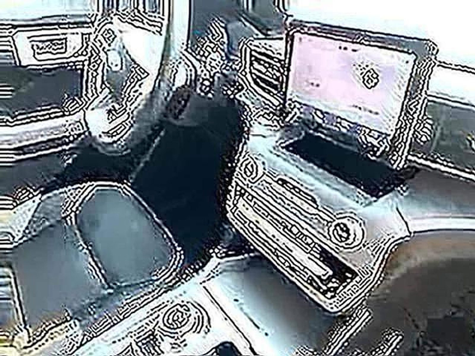 Used 2024 Ford Explorer XLT w/ Equipment Group 202A RWD image 7