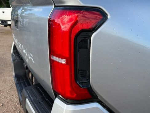 Used 2024 Toyota Tacoma SR5 AWD/4WD image 13