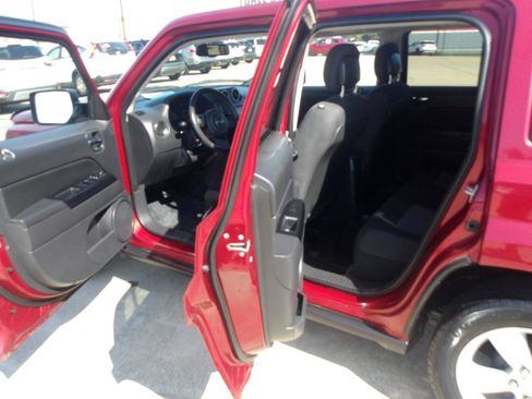 Used 2014 Jeep Patriot Latitude image 15