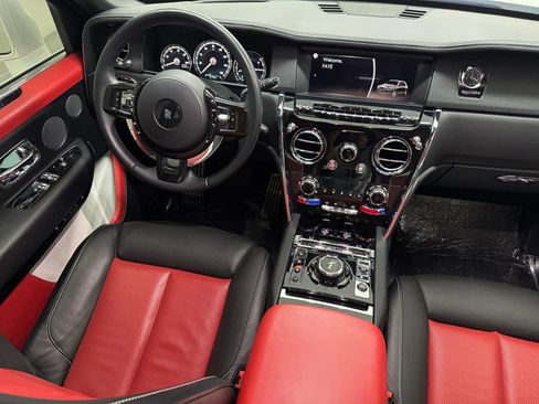 Used 2020 Rolls-Royce Cullinan image 32