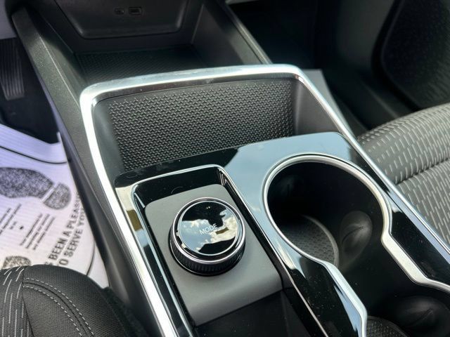 New 2027 Chevrolet Equinox LT w/ Safety and Technology Package FWD image 25