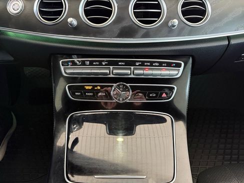 Used 2017 Mercedes-Benz E 300 4MATIC image 27