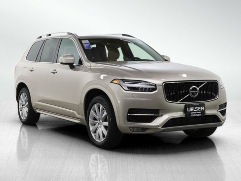 Used 2016 Volvo XC90 T6 Momentum w/ Momentum Plus Package image 7