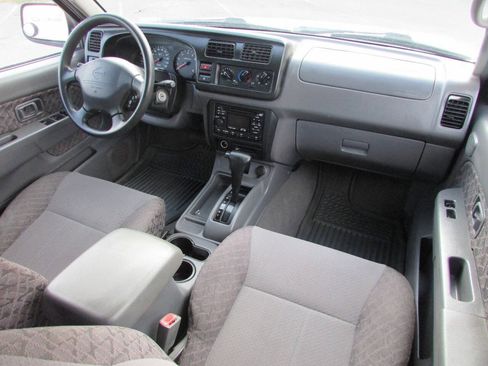 Used 2000 Nissan Xterra XE RWD image 30