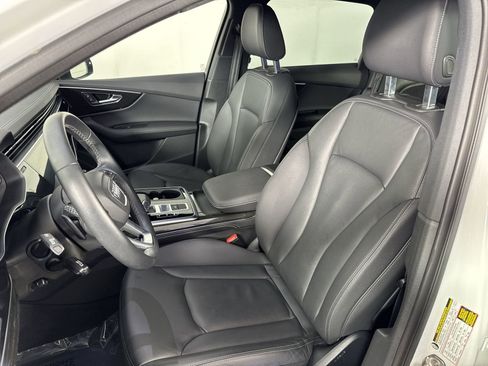 Used 2025 Audi Q7 3.0T Premium Plus image 19