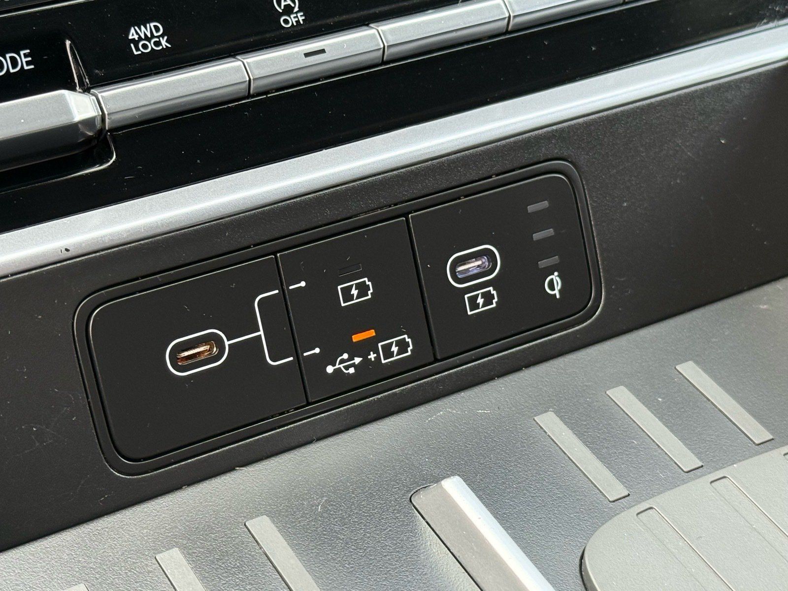 Used 2026 Hyundai Santa Fe SEL AWD/4WD image 24