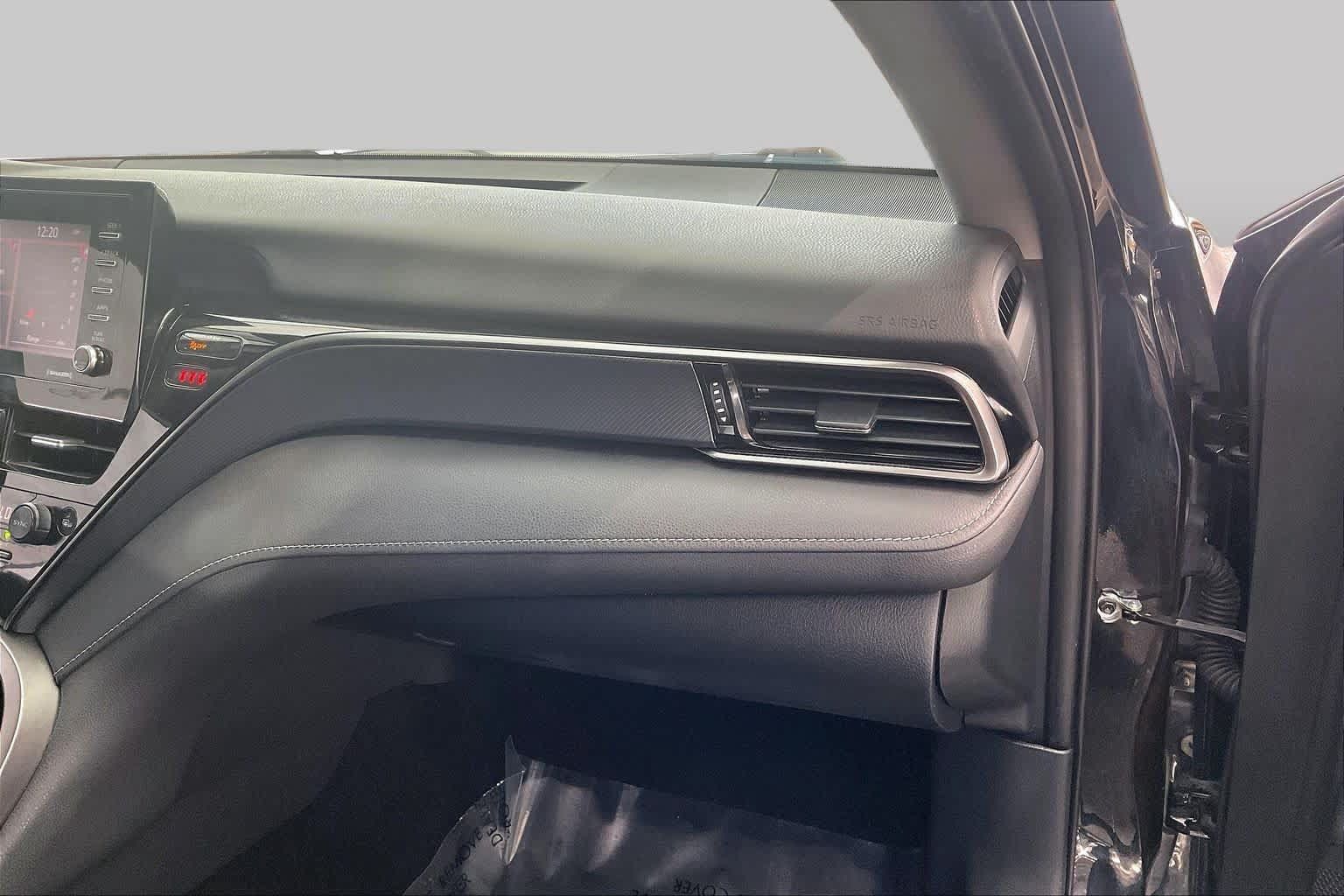 Used 2022 Toyota Camry SE FWD image 19