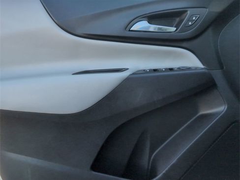Certified 2024 Chevrolet Equinox LS image 21