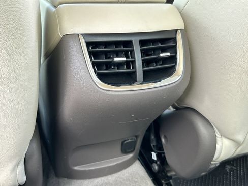 Used 2021 Chevrolet Malibu LT w/ Leather Package FWD image 18