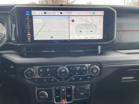 Used 2024 Jeep Wrangler Unlimited Rubicon image 23