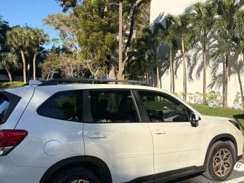 Used 2021 Subaru Forester Premium image 3