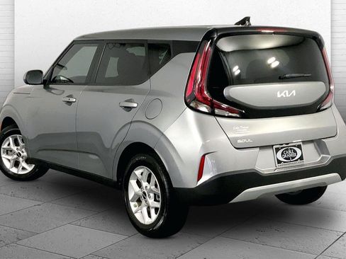 Certified 2024 Kia Soul S FWD image 11