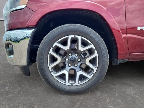 Used 2025 RAM 1500 Laramie AWD/4WD image 9