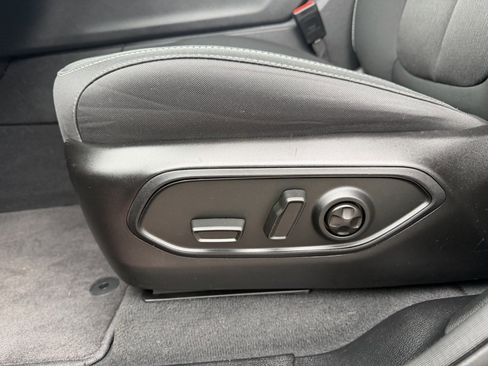 Used 2024 Jeep Grand Cherokee Laredo X w/ Trailer Tow Package image 14