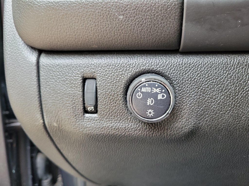 Used 2020 GMC Canyon SLE w/ Elevation Edition RWD image 27
