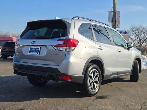 Used 2023 Subaru Forester Premium image 9