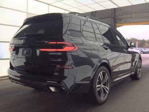 Used 2025 BMW X7 xDrive40i w/ M Sport Package image 3