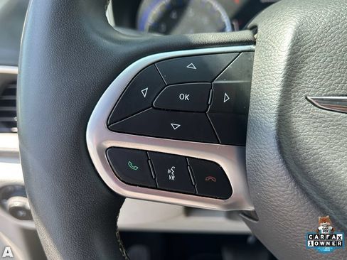 Certified 2024 Chrysler Pacifica Touring-L FWD image 29