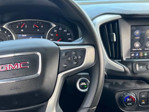Used 2023 GMC Terrain SLE w/ Driver Convenience Package image 23