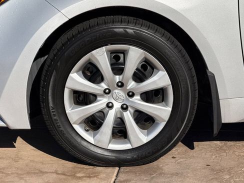 Used 2021 Toyota Corolla LE w/ Carpet Mat Package (TMS) image 30