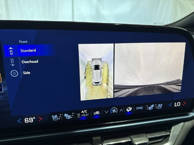 Used 2024 Chevrolet Equinox EV LT AWD/4WD image 19