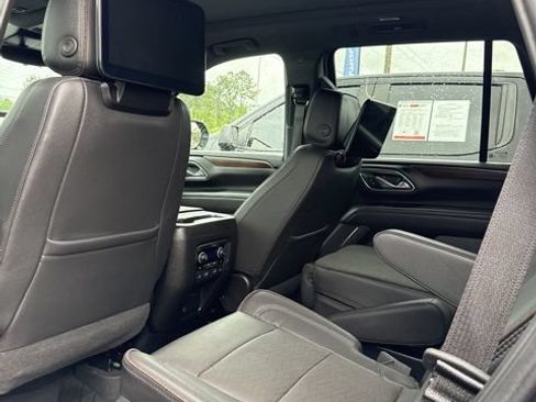 Used 2023 Chevrolet Tahoe High Country w/ Advanced Technology Package RWD image 12