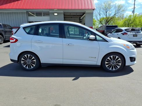 Used 2018 Ford C-MAX Titanium w/ Equipment Group 301A FWD image 6