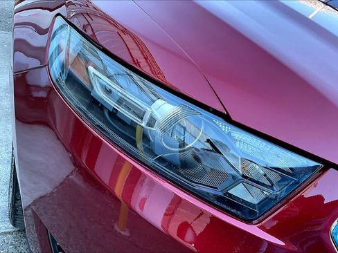 Used 2017 Ford Taurus SHO image 26