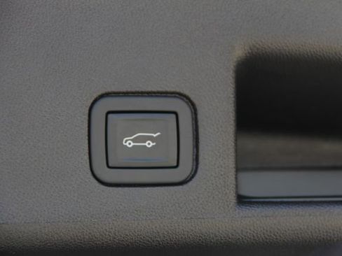 Used 2024 Chevrolet Equinox LT image 37