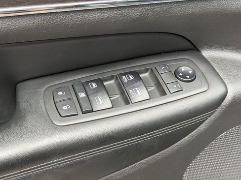Used 2018 Jeep Grand Cherokee Limited AWD/4WD image 15