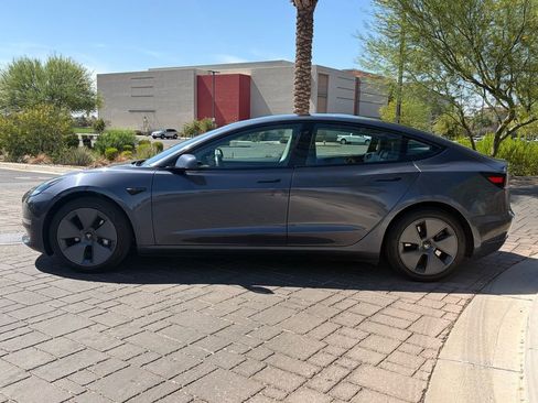 Used 2022 Tesla Model 3 Standard Range RWD image 5