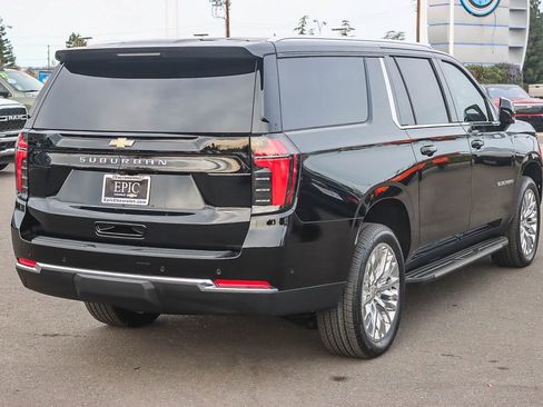 New 2026 Chevrolet Suburban LS image 4