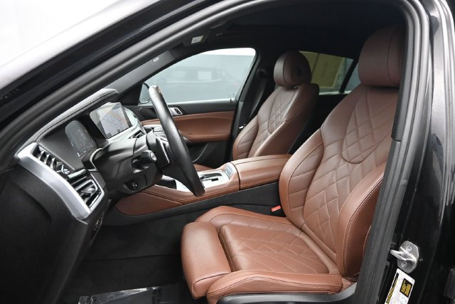 Used 2023 BMW X6 xDrive40i w/ Premium Package AWD/4WD image 5