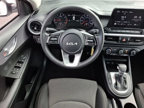 Used 2024 Kia Forte LXS w/ LXS Technology Package FWD image 2