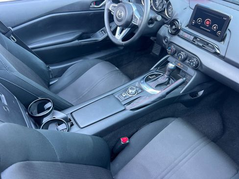 Used 2019 MAZDA MX-5 Miata Sport RWD image 15