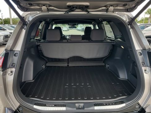 New 2026 Toyota RAV4 SE w/ Convenience Package AWD/4WD image 28