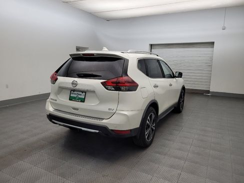 Used 2019 Nissan Rogue SV w/ Premium Package FWD image 9