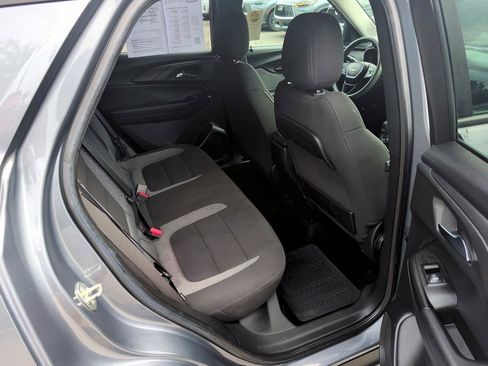 Used 2022 Chevrolet TrailBlazer LT FWD image 13