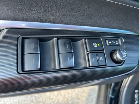Used 2021 Toyota Venza Limited w/ Advanced Technology Package AWD/4WD image 18