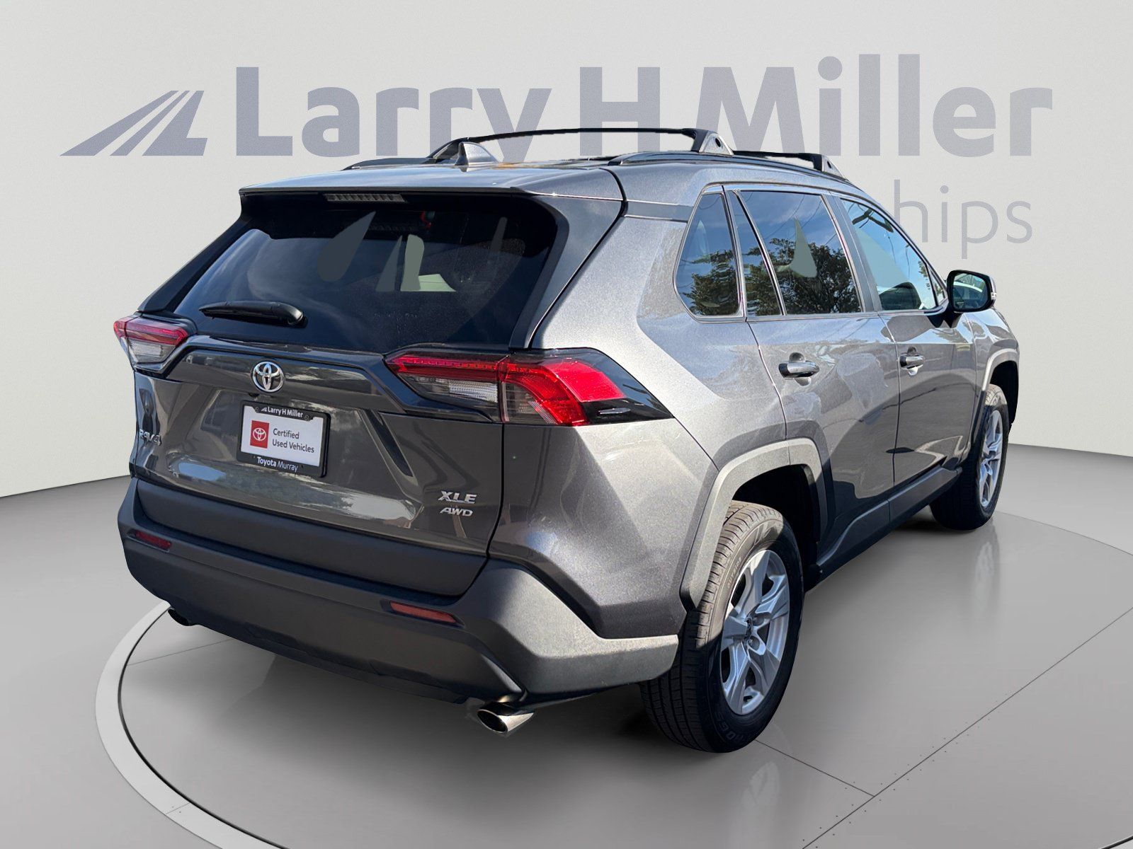 Used 2021 Toyota RAV4 XLE AWD/4WD image 5