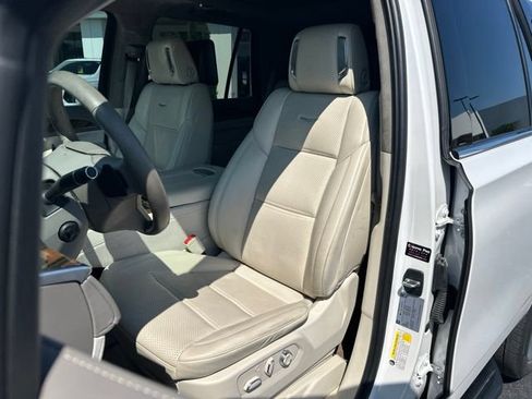 Used 2021 Cadillac Escalade Premium Luxury Platinum AWD/4WD image 21