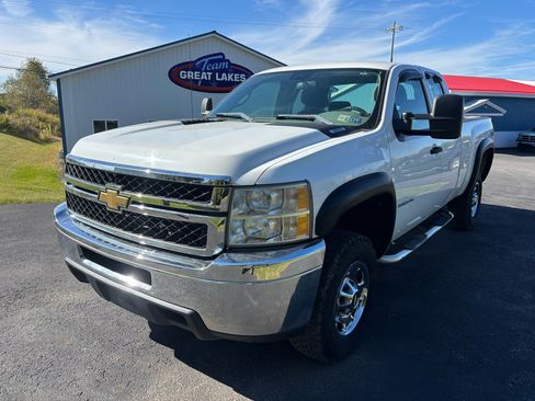 Used 2011 Chevrolet Silverado 2500 W/T w/ Snow Plow Prep Package image 3