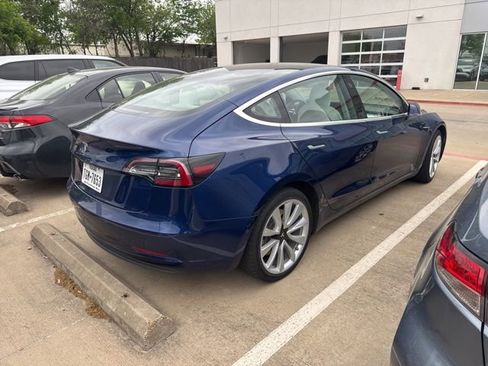 Used 2018 Tesla Model 3 Long Range image 3