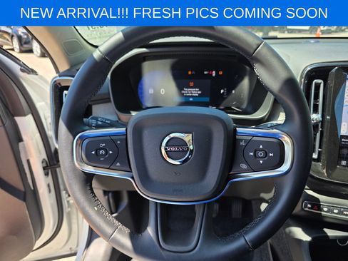 Used 2026 Volvo XC40 B5 Plus AWD/4WD image 13