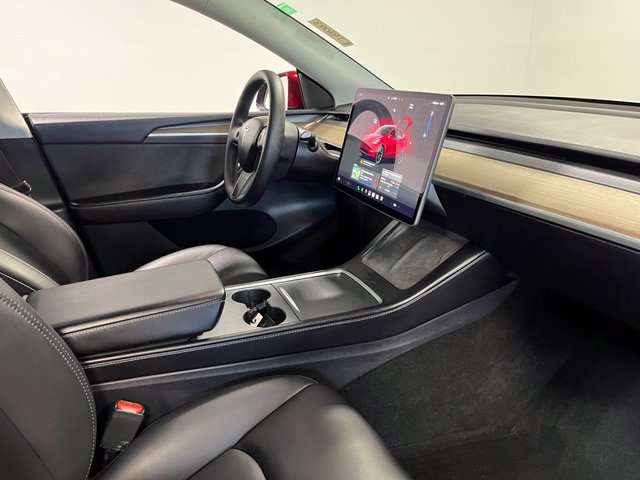 Used 2024 Tesla Model Y Long Range RWD image 11