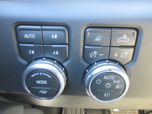 New 2026 GMC Sierra 1500 AT4 w/ AT4 Premium Package image 18