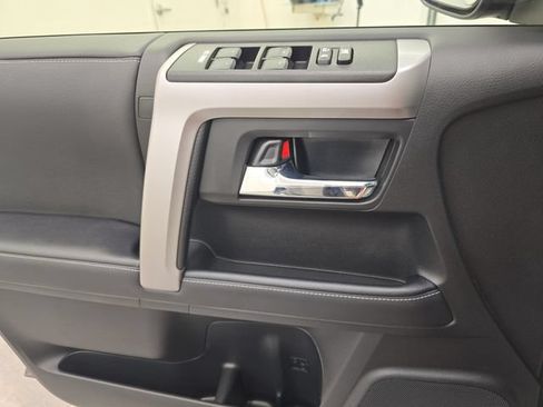 Used 2023 Toyota 4Runner SR5 Premium w/ Moonroof Package AWD/4WD image 33