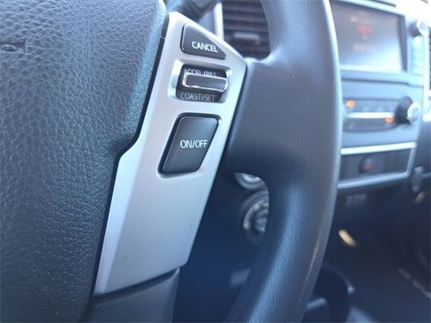 Used 2019 Nissan Titan S image 25
