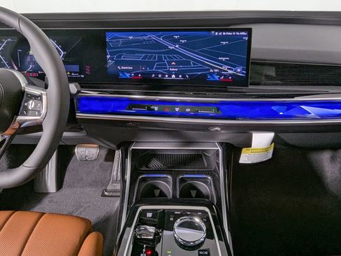 New 2026 BMW 750e xDrive AWD/4WD image 30
