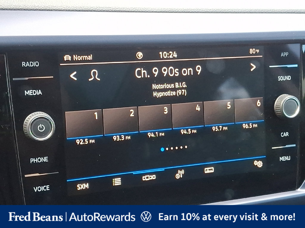 Certified 2023 Volkswagen Taos SE w/ Panoramic Sunroof Package AWD/4WD image 23